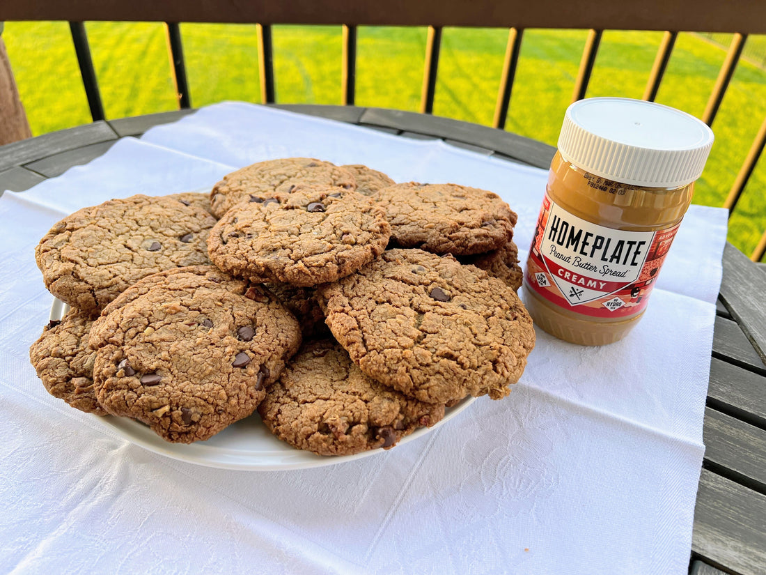 HomePlate Creamy Peanut Butter Cookies with Chocolate Chips